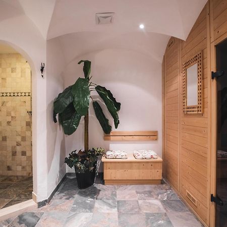 Hotel Ciasa Ai Pini Сан-Кассиано Экстерьер фото